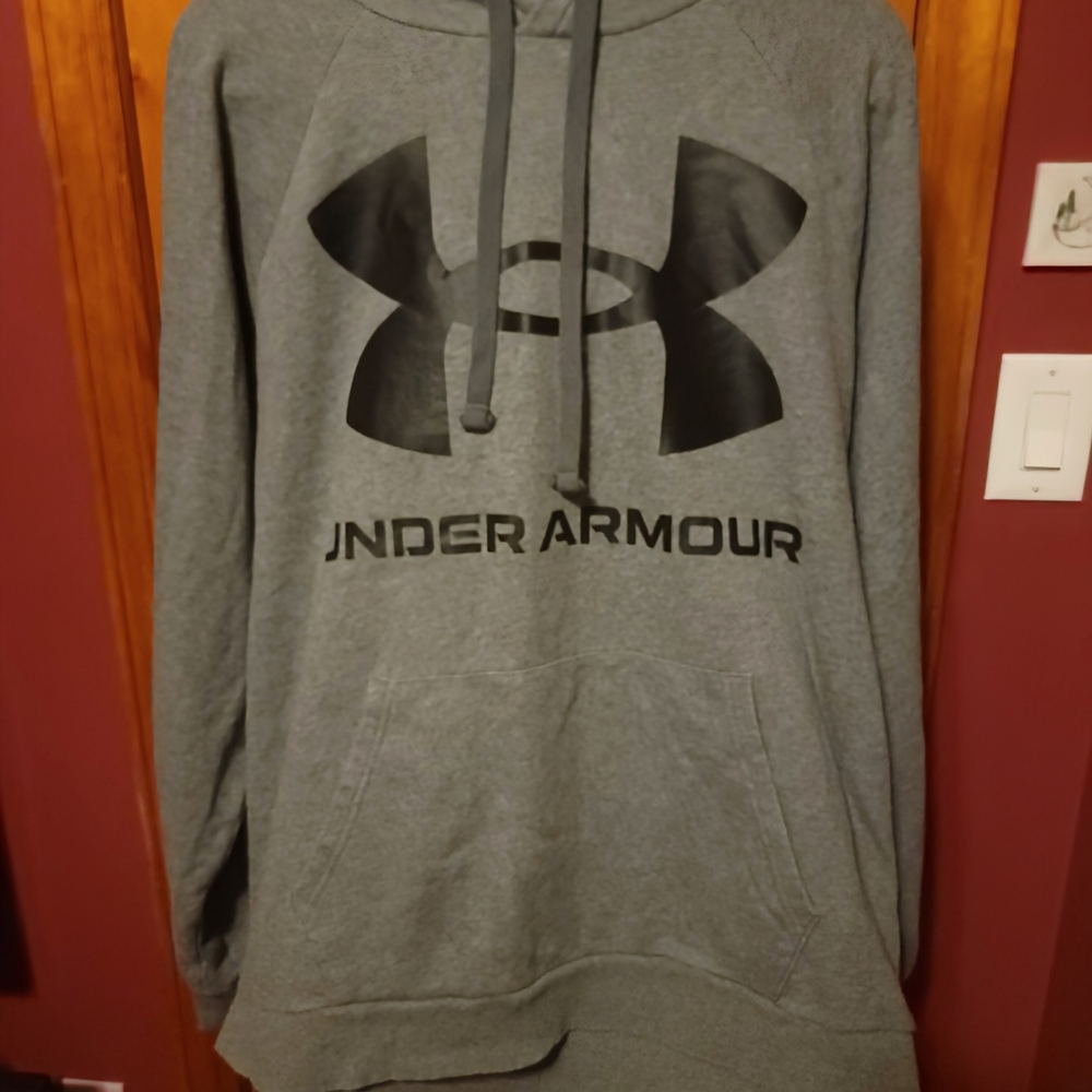 Under Armour Men’s Gray Logo Pullover Hoodie